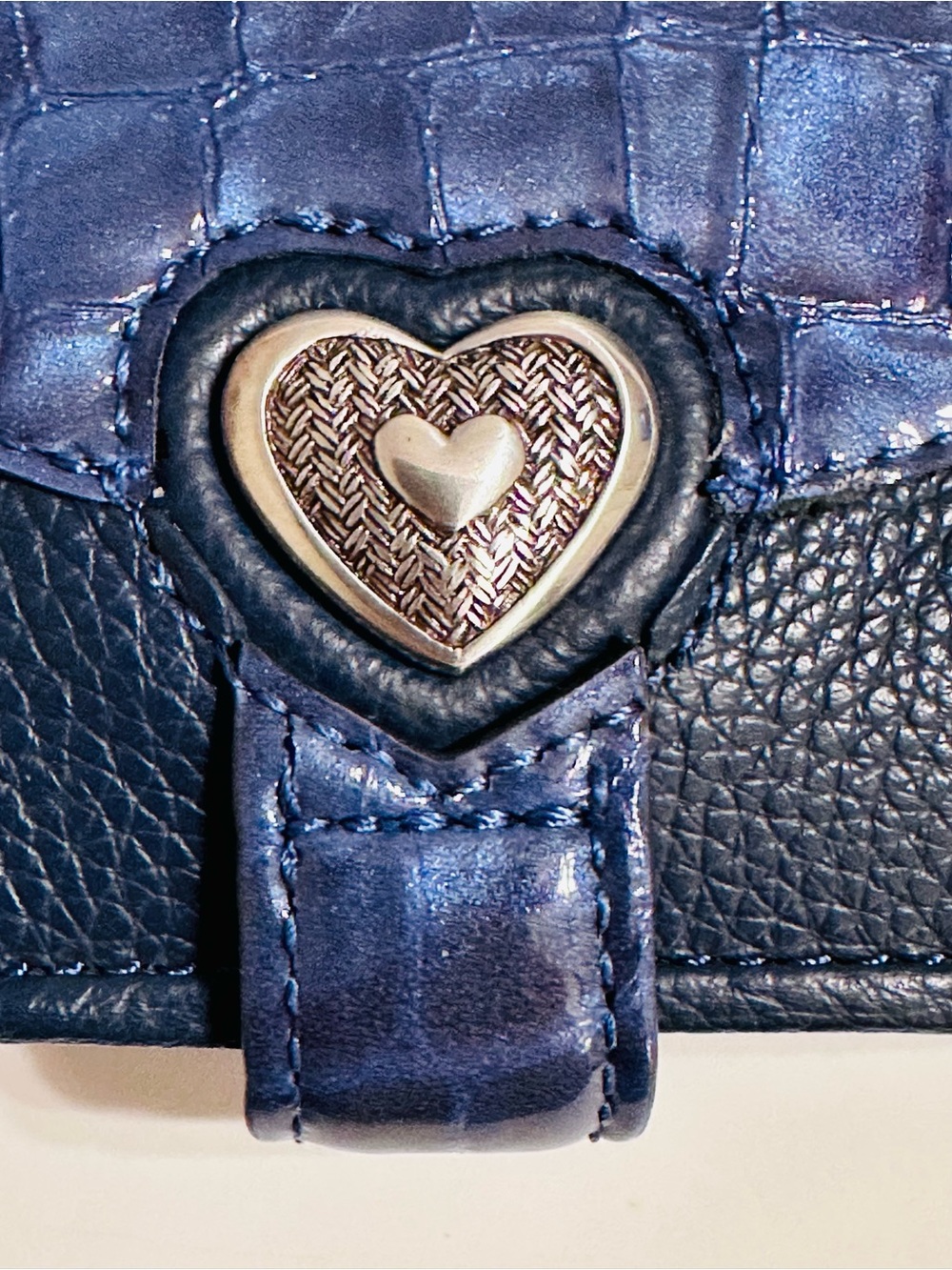 NWOT Brighton Bellissimo Blue Heart Small Wallet - Picture 2 of 12